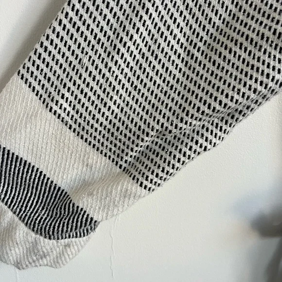 Olive & Linen Pixel Turkish Towel Robe - Picture 5 of 8